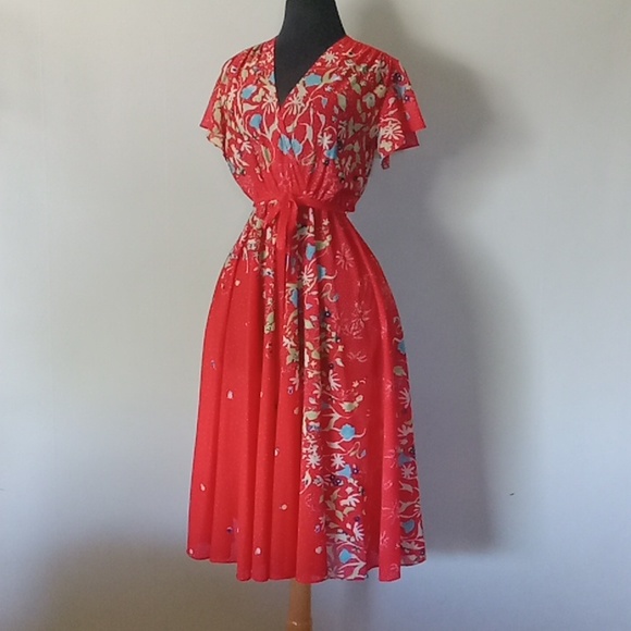 Vintage 1970s polyester red floral printed house dress - Picture 6 of 7